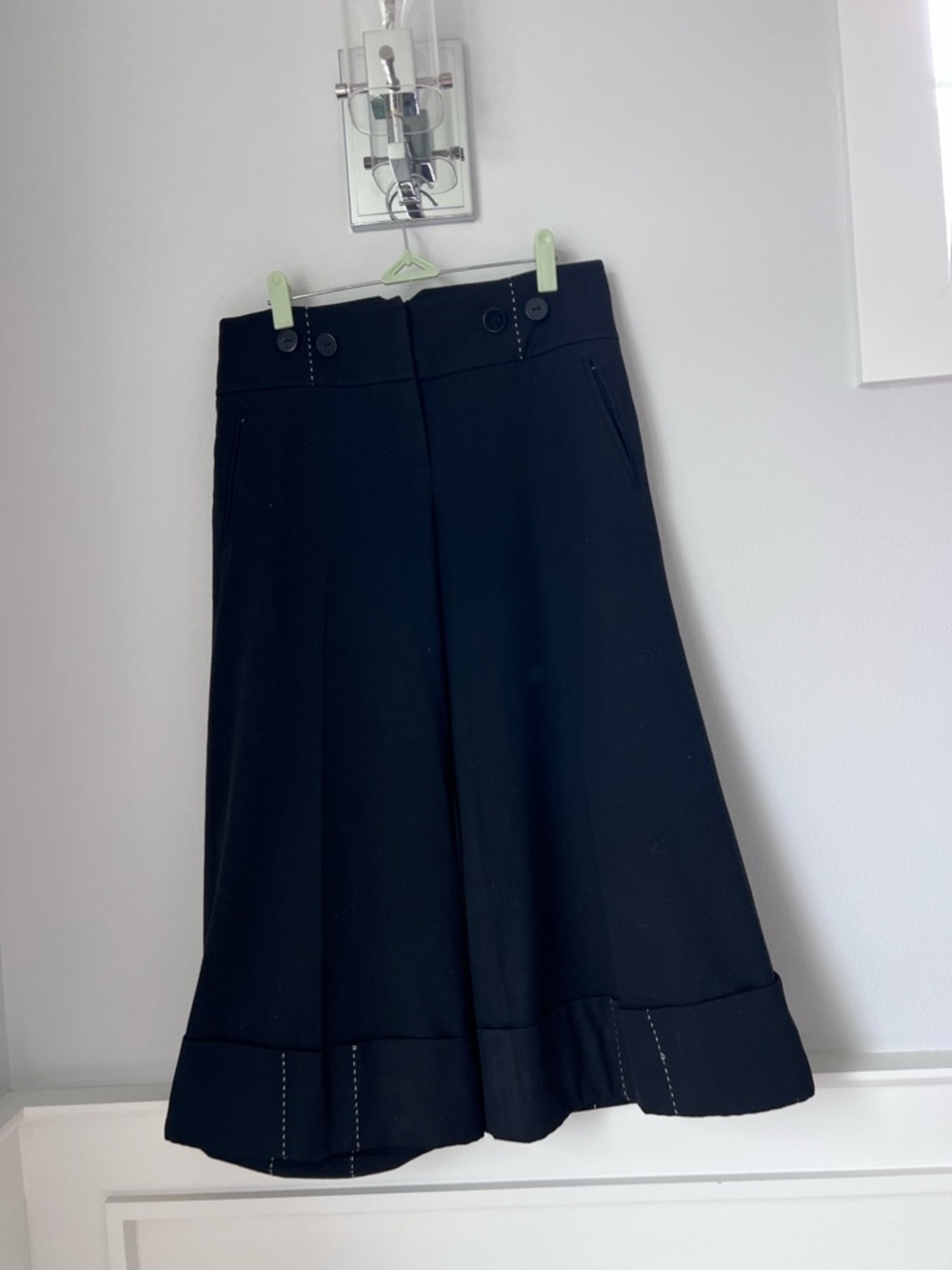 Women’s Black super wide cropped pants pants size 6